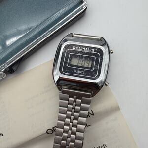 Vintage Delphi VIII Quartz LCD Womens Wrist Watch Blue/Silver Tone Nos Working